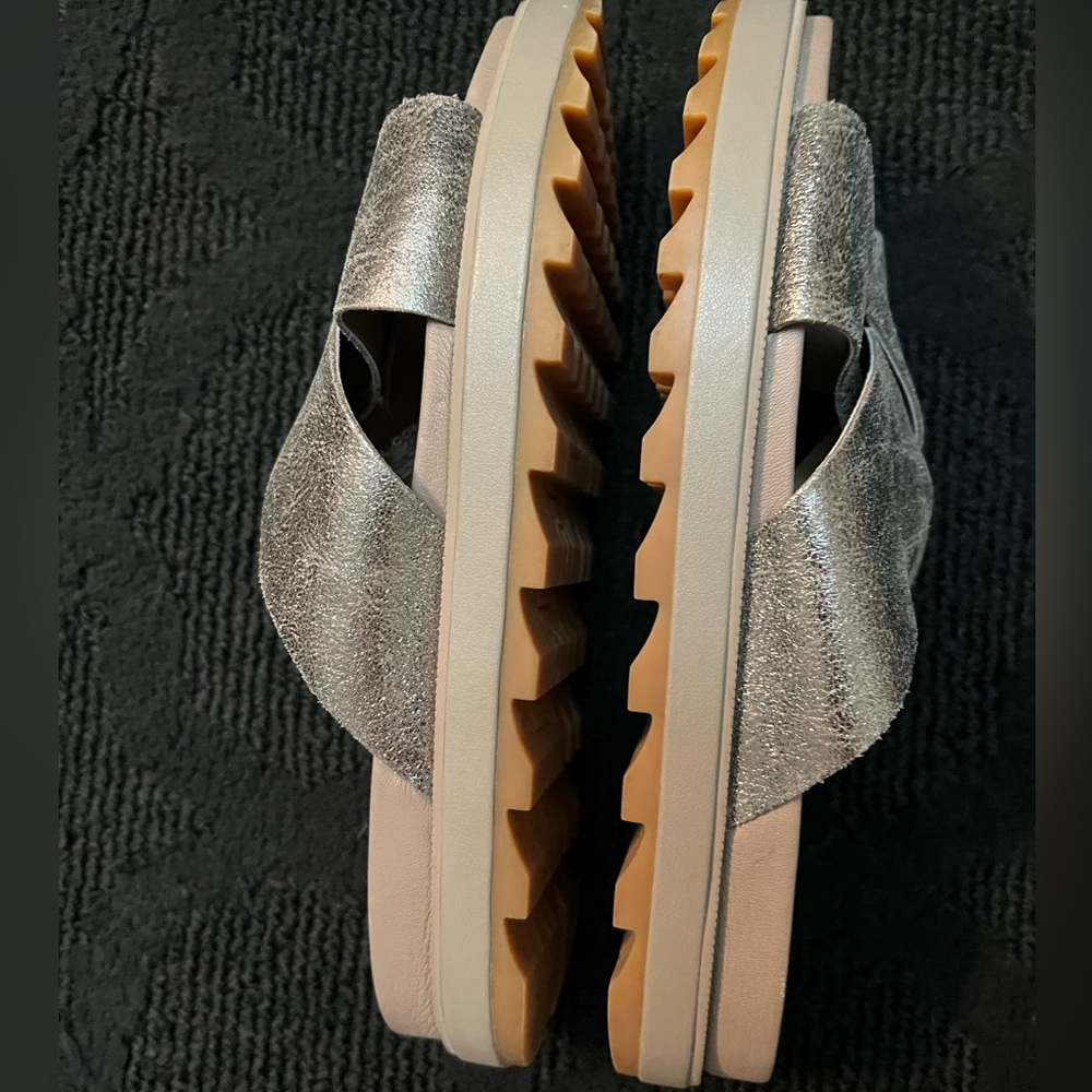 Sorel gold sandals - Picture 10 of 12